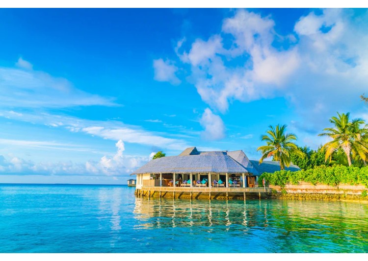 lagoon villa maldives