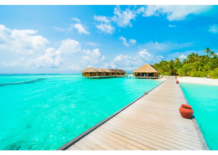 lagoon villa maldives