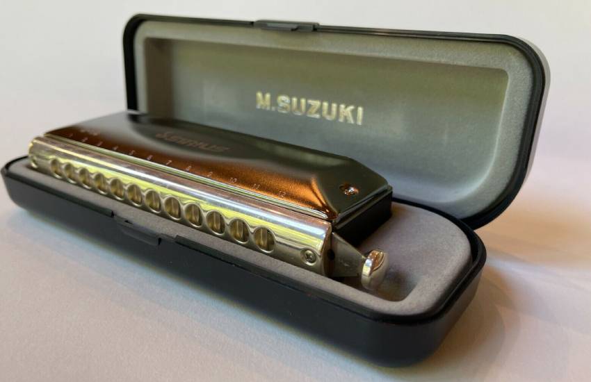 suzuki bass harmonica